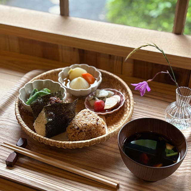 Tsukitane-Backyard-Campfield